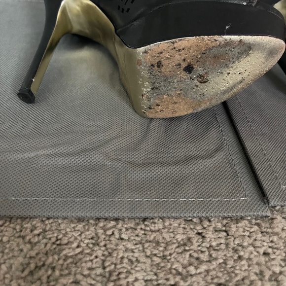 Bebe Size 7 Black Gold Metal Rivets Cut-out Booties Heels Platform Stiletto - Picture 8 of 12